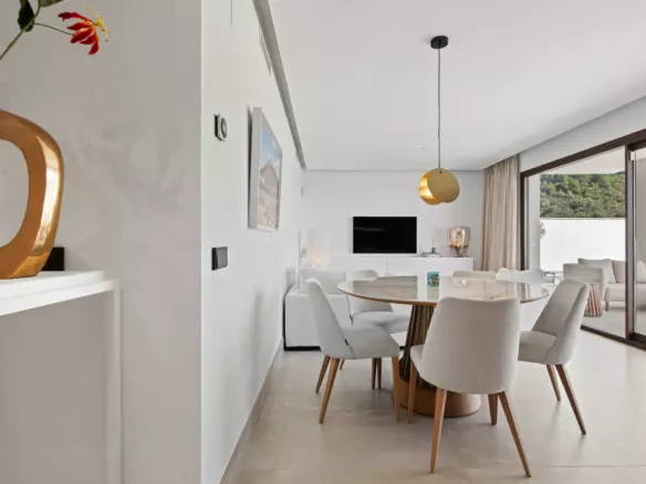 3-bedroom Apartment In Istan, Spain (203 M²)