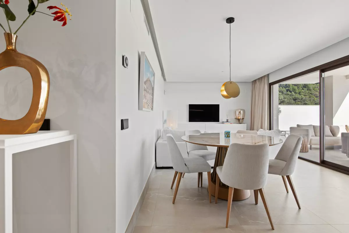 3-bedroom Apartment In Istan, Spain (203 M²)