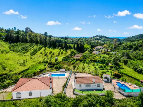 6-bedroom Country House In Estepona, Spain (206 M²)