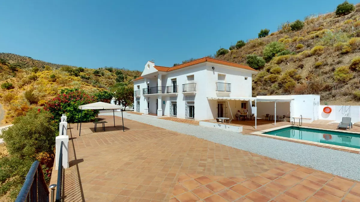 7-bedroom Villa In Macharaviaya, Spain (500 M²)