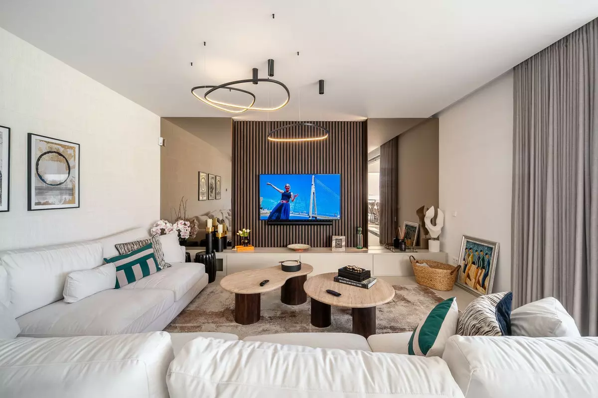 5-bedroom Villa In Marbella, Spain (322 M²)