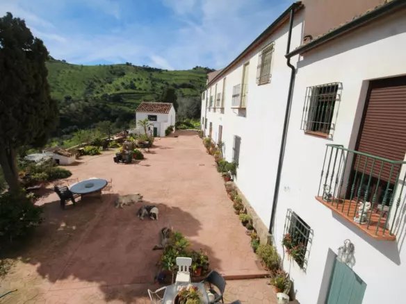 20-bedroom Country House In Almogía, Spain (866 M²)