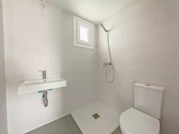 2-bedroom Apartment In Fuengirola, Spain (190 M²)