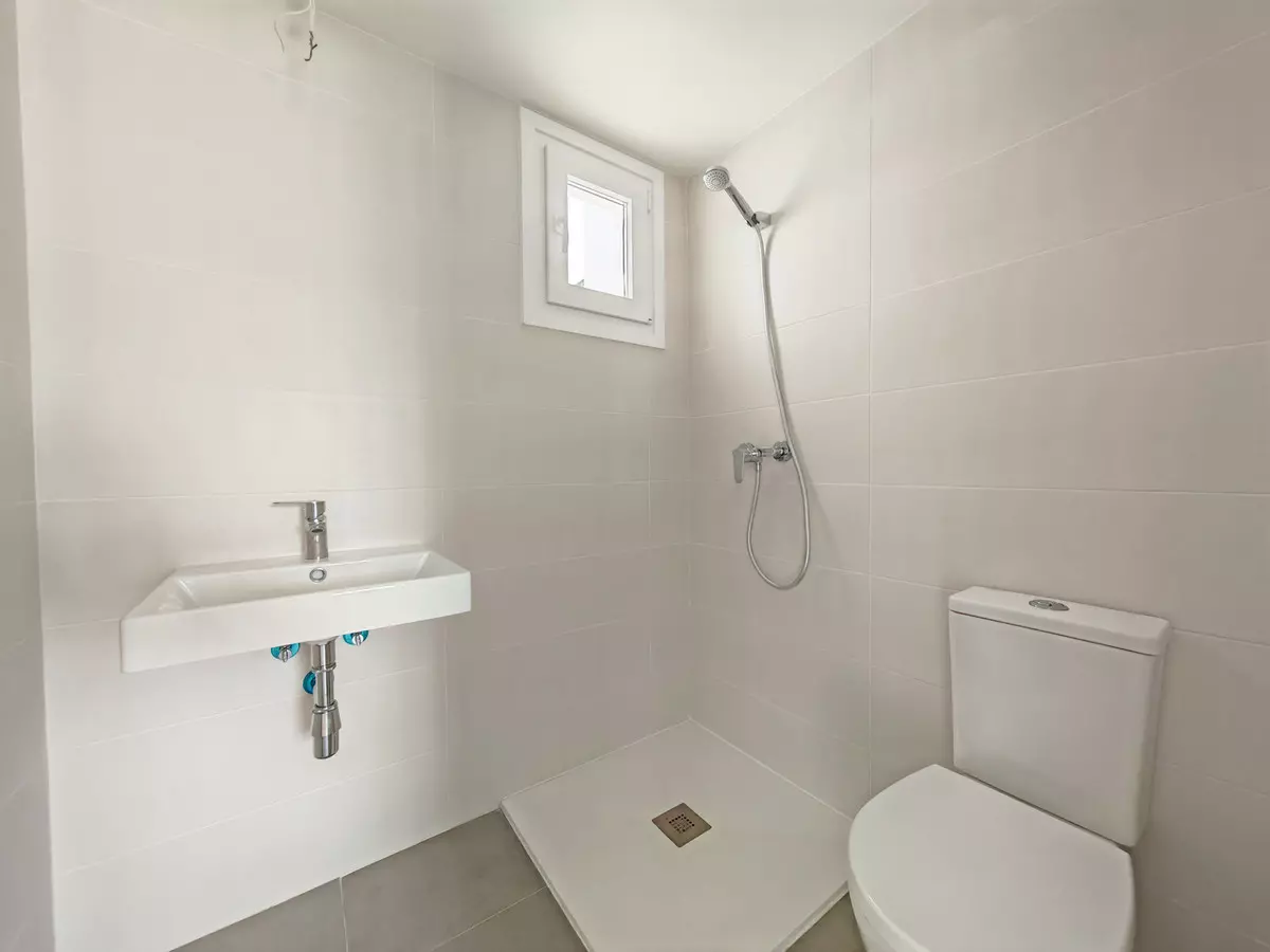 2-bedroom Apartment In Fuengirola, Spain (190 M²)