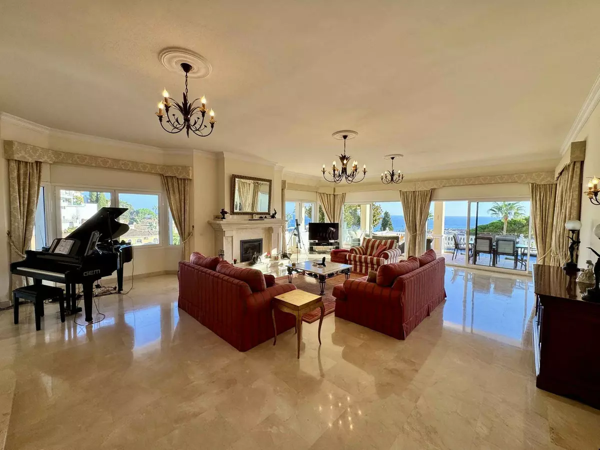 6-bedroom Villa In Mijas, Spain (797 M²)