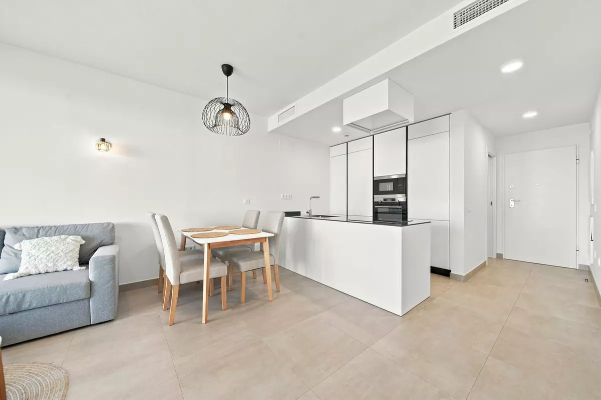 2-bedroom Apartment In Fuengirola, Spain (133 M²)