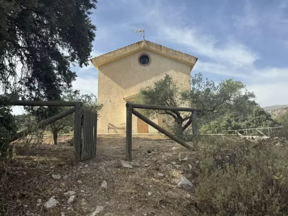 3-bedroom Country House In Alfarnate, Spain (145 M²)