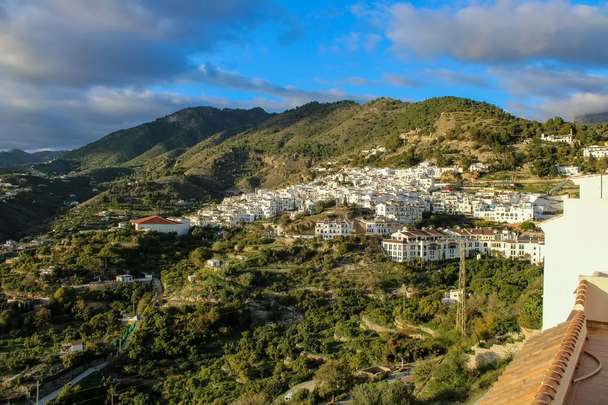 4-bedroom Apartment In Frigiliana, Spain (114 M²)