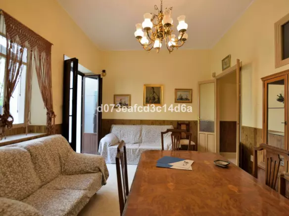 6-bedroom Town House In Ronda, Spain (166 M²)