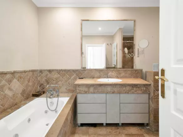 3-bedroom Town House In Estepona, Spain (165 M²)