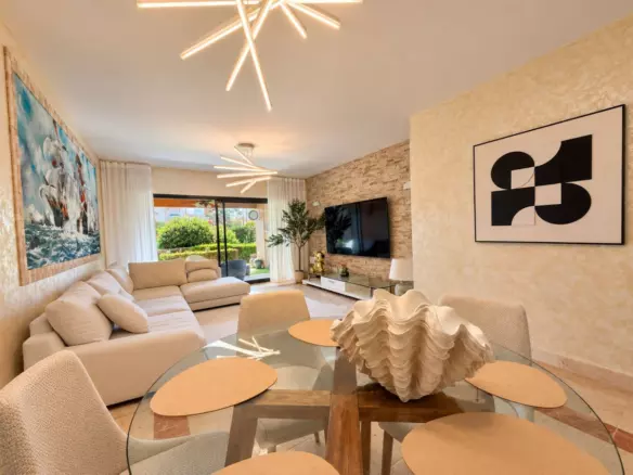 2-bedroom Apartment In Estepona, Spain (144 M²)