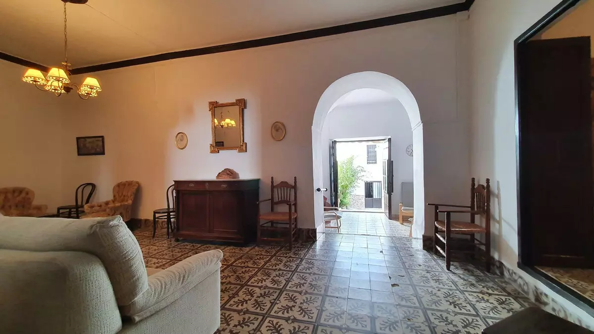4-bedroom Town House In Ardales, Spain (706 M²)