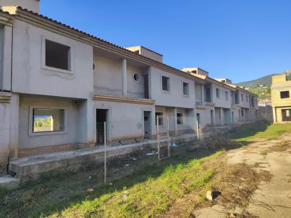 3-bedroom Villa In Alcaucín, Spain (7.950 M²)