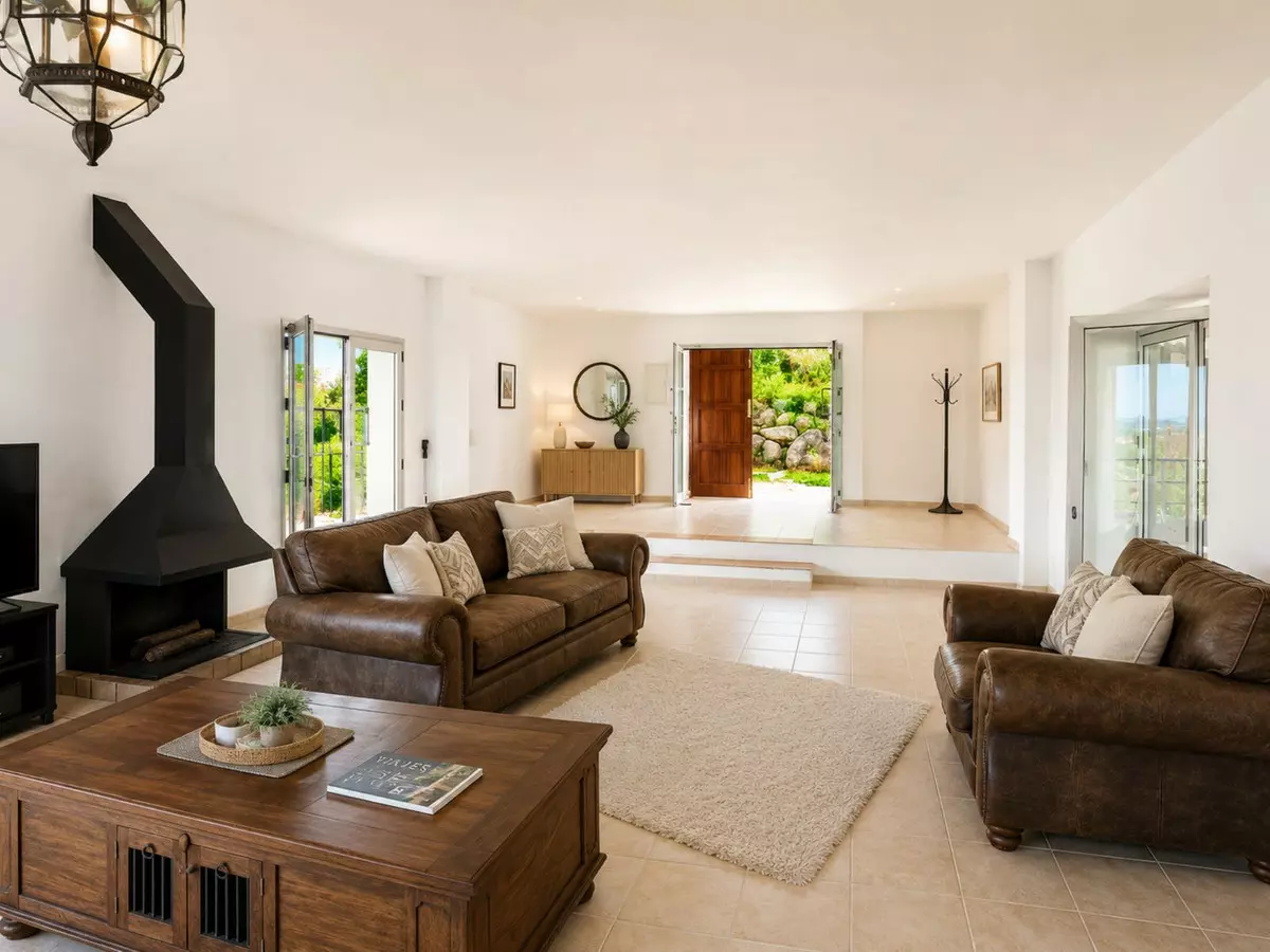 8-bedroom Country House In Gaucín, Spain (600 M²)