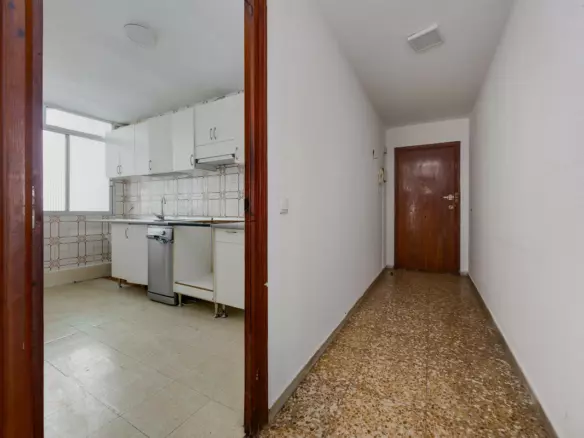 3-bedroom Apartment In Torrevieja, Spain (105 M²)