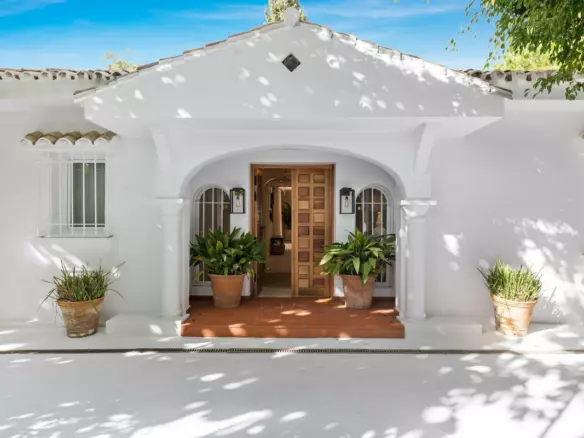 3-bedroom Villa In Marbella, Spain (265 M²)