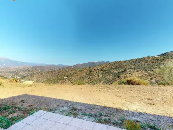 4-bedroom Villa In Colmenar, Spain (155 M²)
