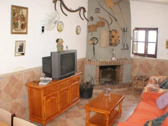 4-bedroom Country House In Cártama, Spain (260 M²)