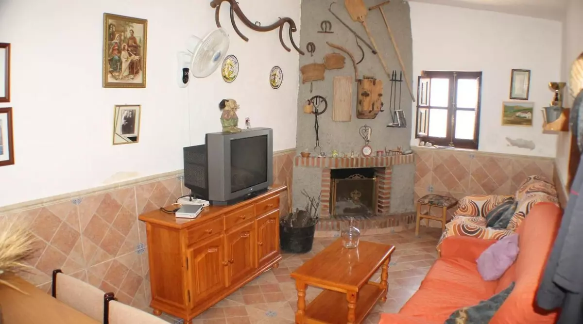 4-bedroom Country House In Cártama, Spain (260 M²)