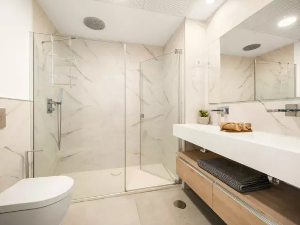 3-bedroom Apartment In Benahavis, Spain (125 M²)
