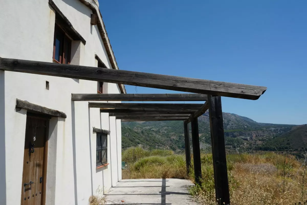 3-bedroom Country House In Yunquera, Spain (98 M²)