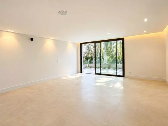 5-bedroom Villa In Marbella, Spain (492 M²)