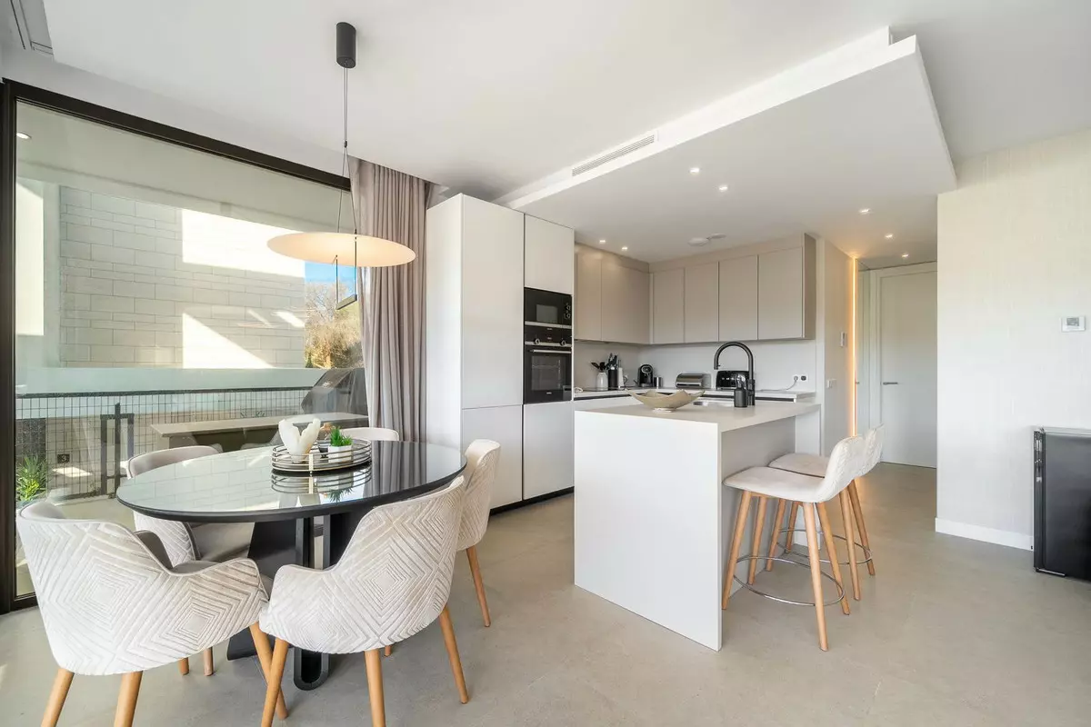 5-bedroom Villa In Marbella, Spain (322 M²)