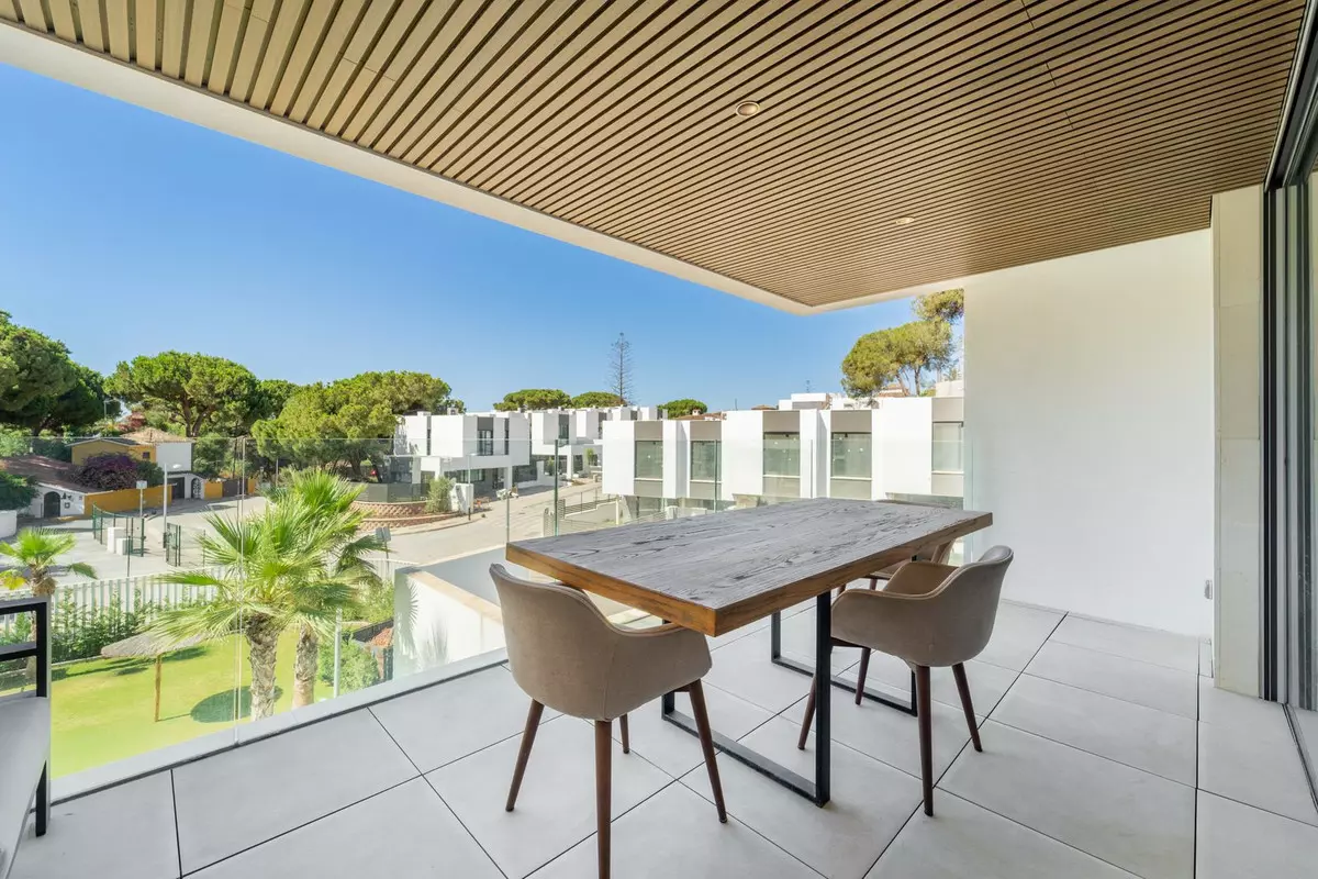 3-bedroom Apartment In Marbella, Spain (145 M²)