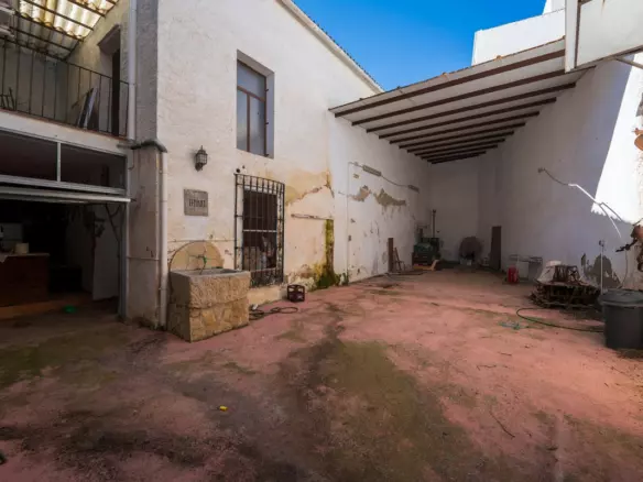 4-bedroom Town House In Colmenar, Spain (429 M²)