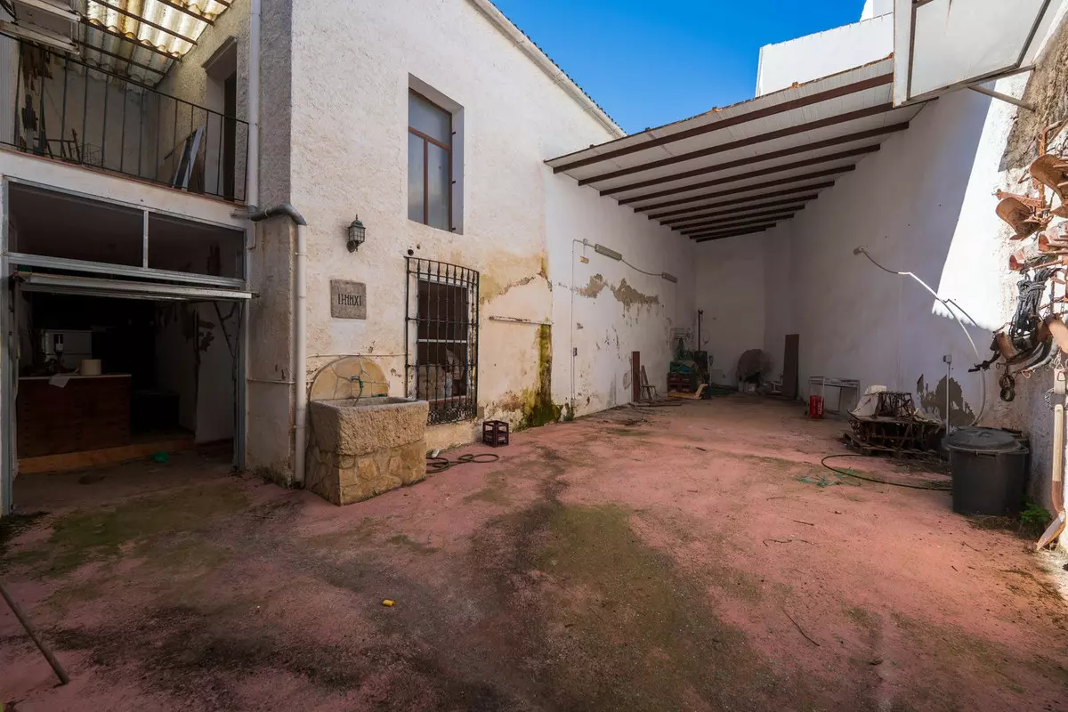 4-bedroom Town House In Colmenar, Spain (429 M²)