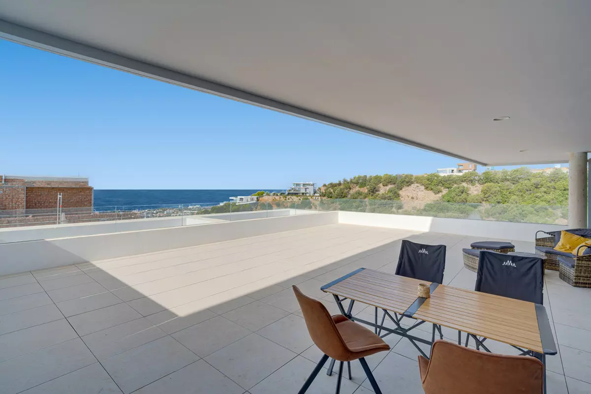 3-bedroom Apartment In Marbella, Spain (211 M²)