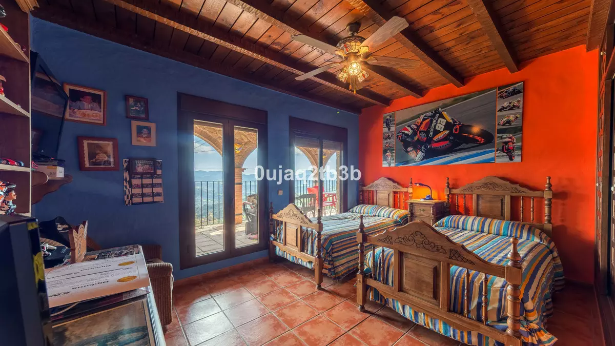 3-bedroom Country House In Cortes De La Frontera, Spain (246 M²)