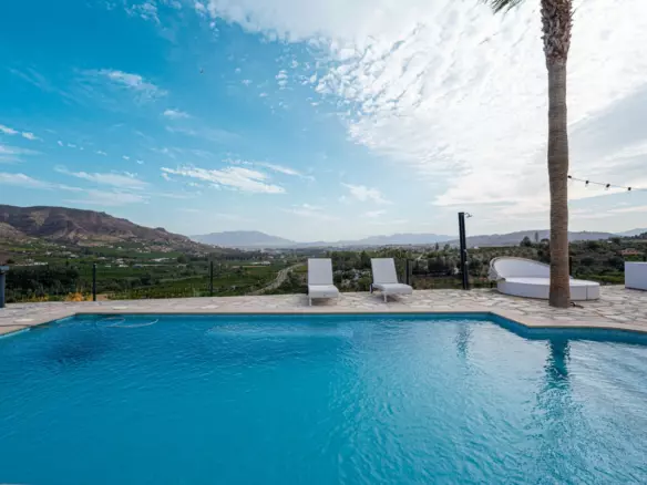 4-bedroom Country House In Pizarra, Spain (589 M²)