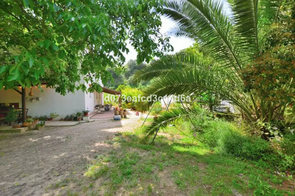 4-bedroom Country House In Arriate, Spain (987 M²)