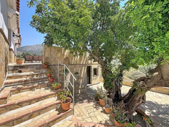 3-bedroom Villa In Canillas De Aceituno, Spain (213 M²)
