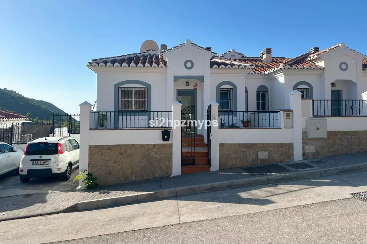 3-bedroom Town House In Frigiliana, Spain (162 M²)