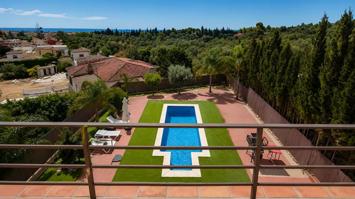 5-bedroom Villa In Torremolinos, Spain (460 M²)
