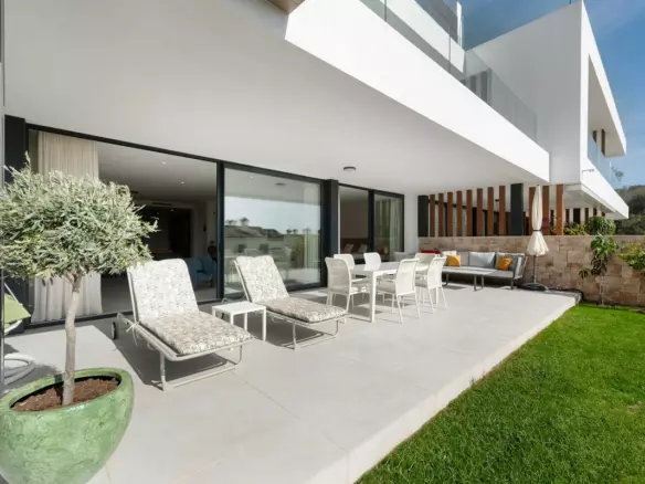 3-bedroom Apartment In Marbella, Spain (151 M²)
