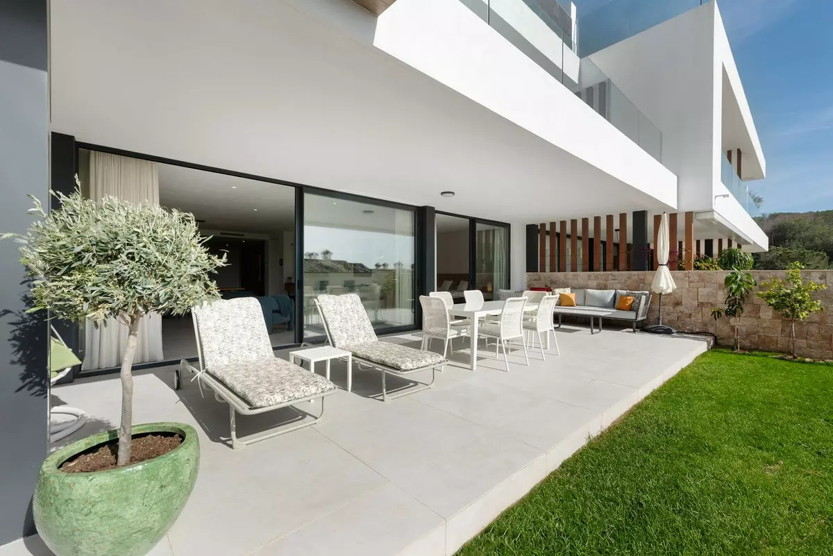 3-bedroom Apartment In Marbella, Spain (151 M²)