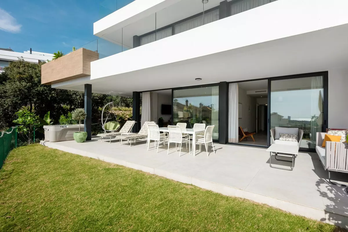 3-bedroom Apartment In Marbella, Spain (151 M²)
