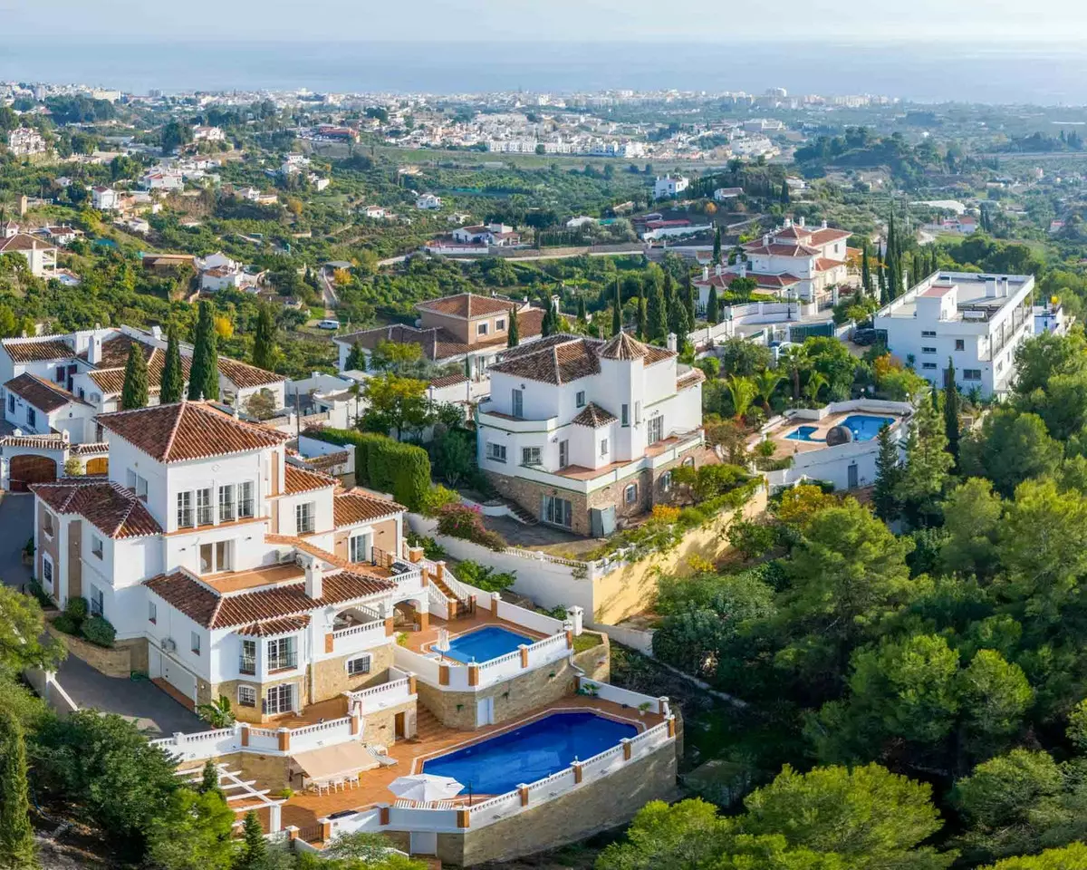 5-bedroom Villa In Frigiliana, Spain (427 M²)