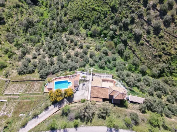 4-bedroom Villa In Cómpeta, Spain (175 M²)