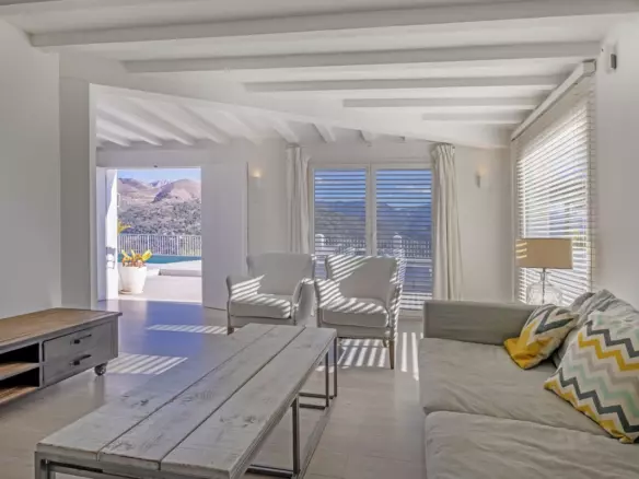 4-bedroom Villa In Cómpeta, Spain (226 M²)