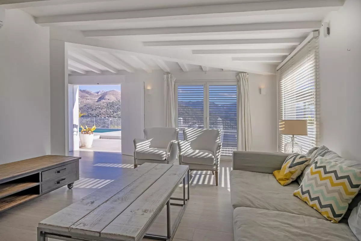 4-bedroom Villa In Cómpeta, Spain (226 M²)
