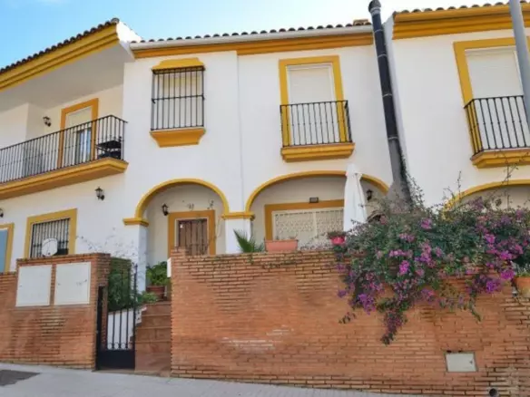 3-bedroom Town House In Ronda, Spain (114 M²)
