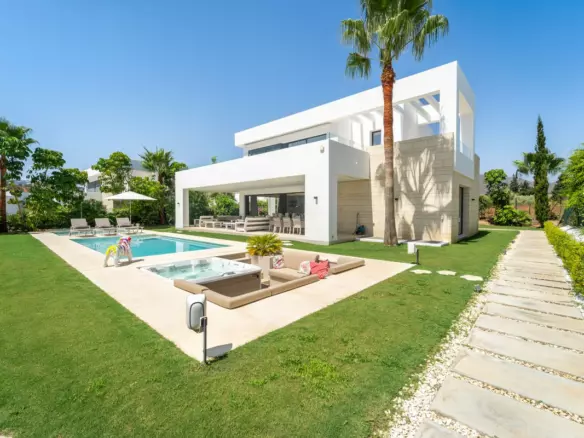 6-bedroom Villa In Mijas, Spain (554 M²)