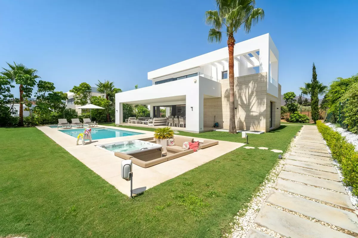 6-bedroom Villa In Mijas, Spain (554 M²)