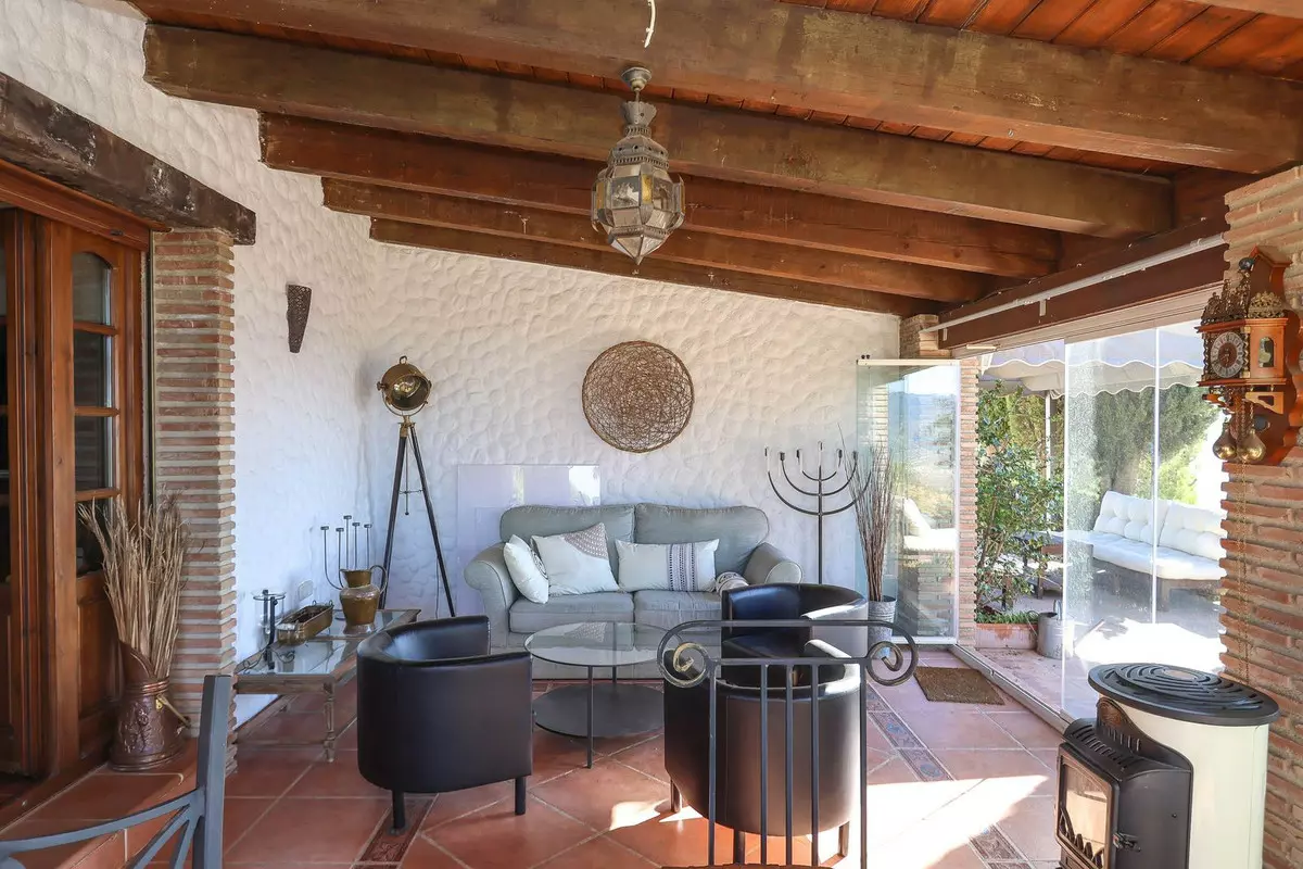 4-bedroom Villa In Alozaina, Spain (190 M²)