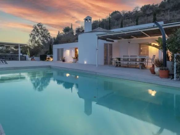 4-bedroom Villa In Cómpeta, Spain (226 M²)