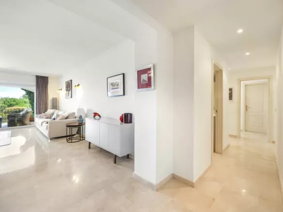 3-bedroom Apartment In Benahavis, Spain (152 M²)